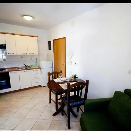 Maddalena Apartman Cres